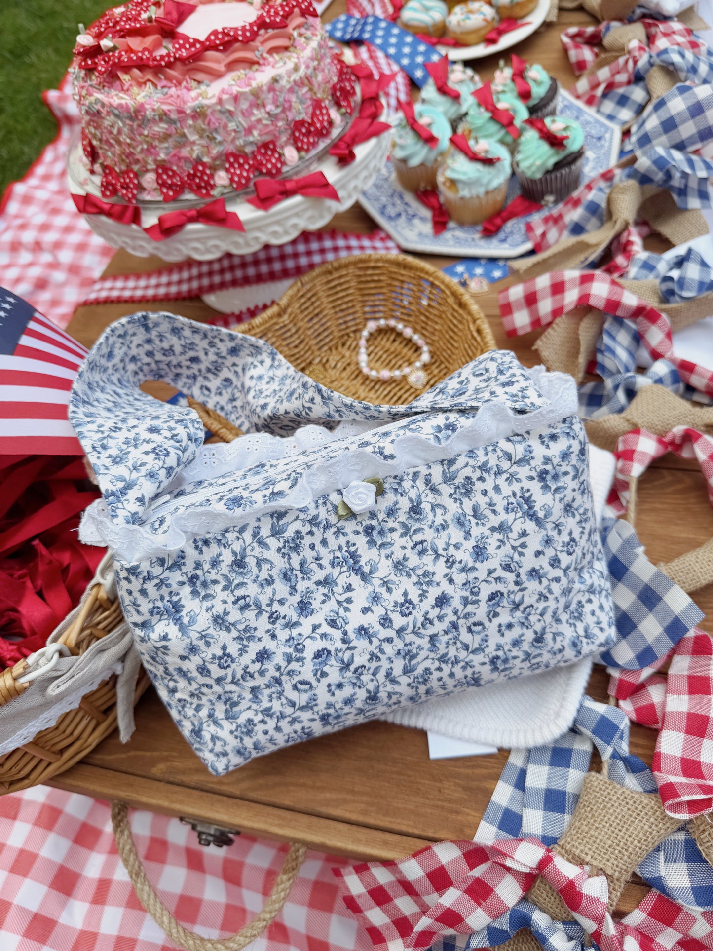 Coastal Kissed Shoulder Bag