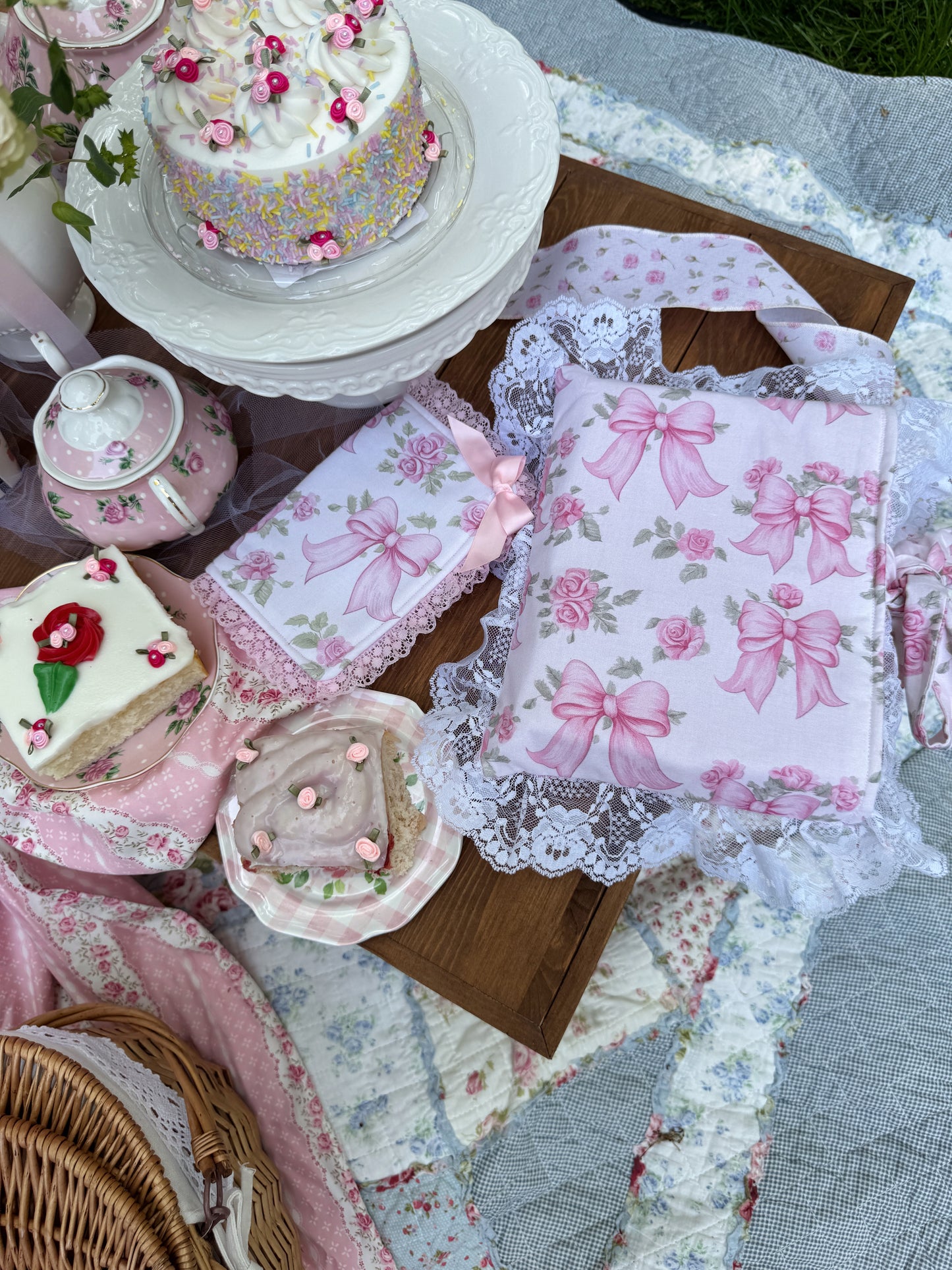 Bow & Bunches Passport Cover