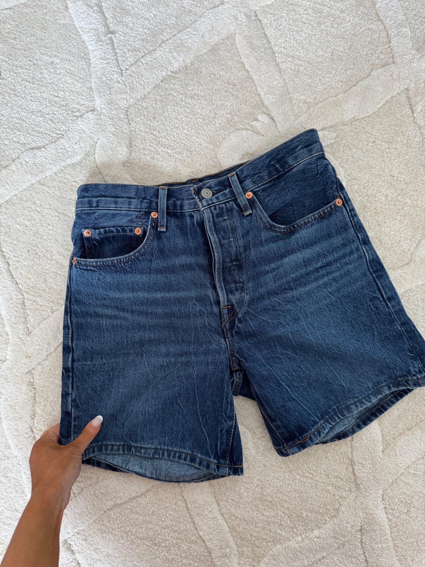 Levi shorts loose mom fit (size 26) new