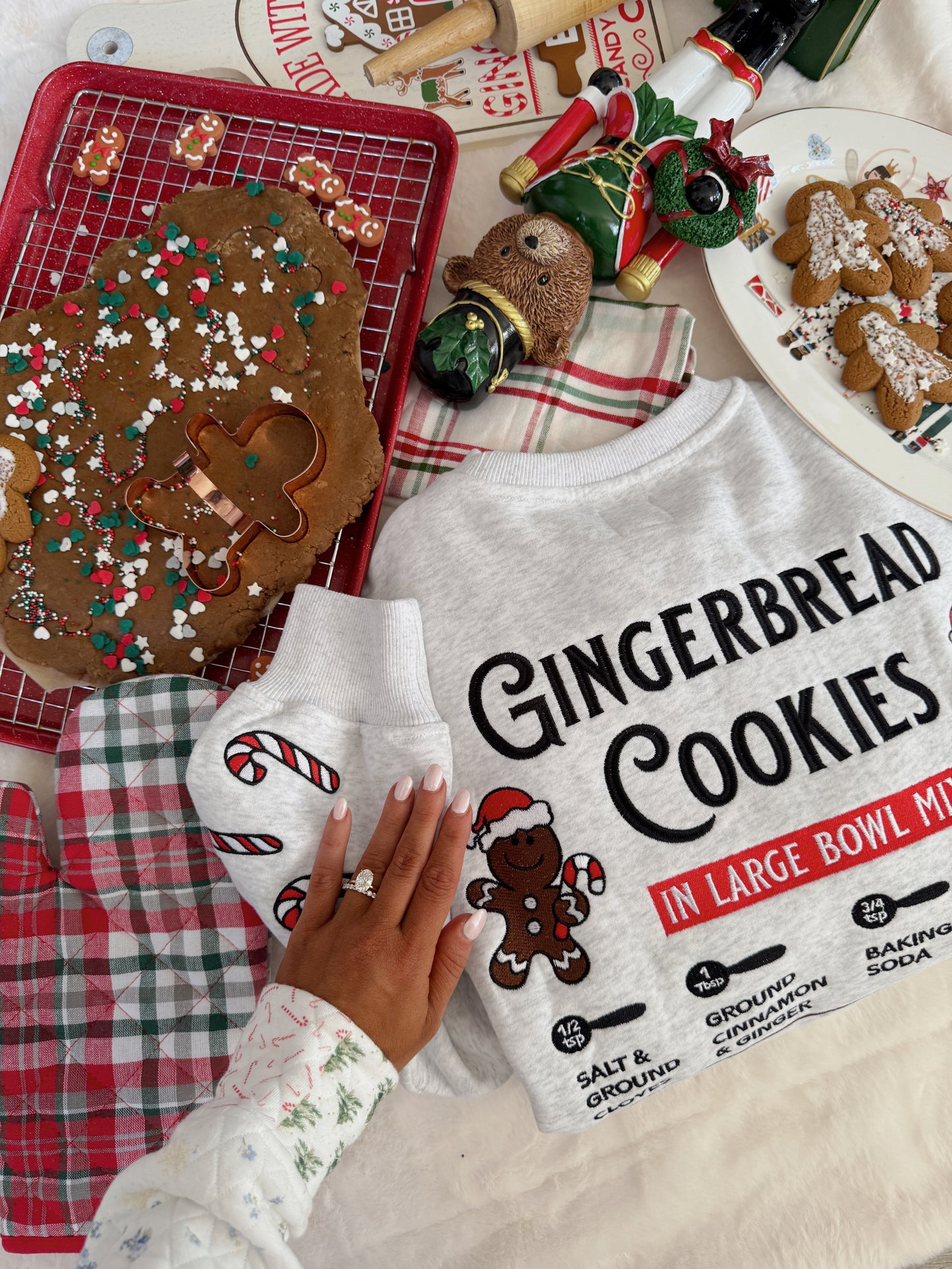 Gingerbread Recipe Embroidered Crewneck Pearl Grey