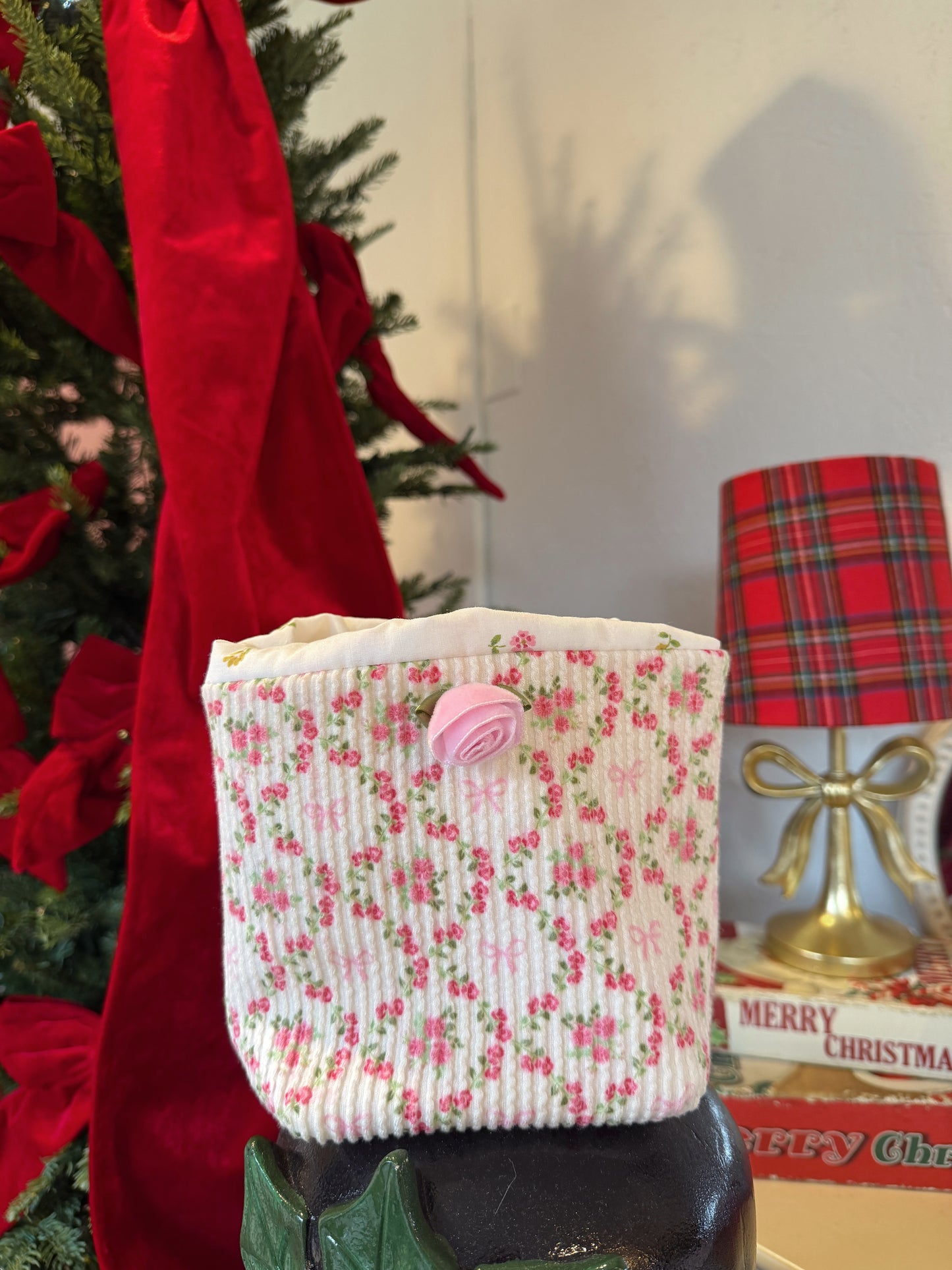 Beauty & Grace Floral Makeup Cozy