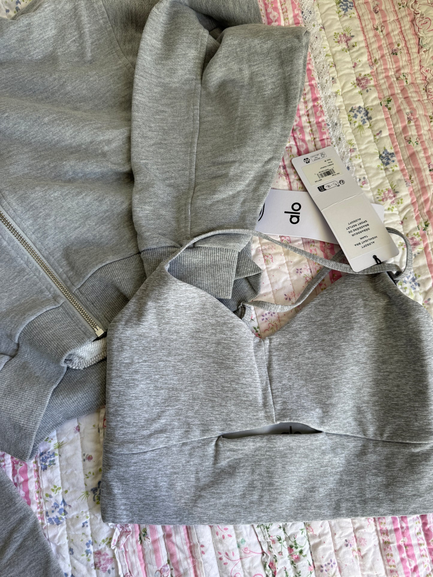 ALO HOODIE AND BRA SET SIZE MEDIUM