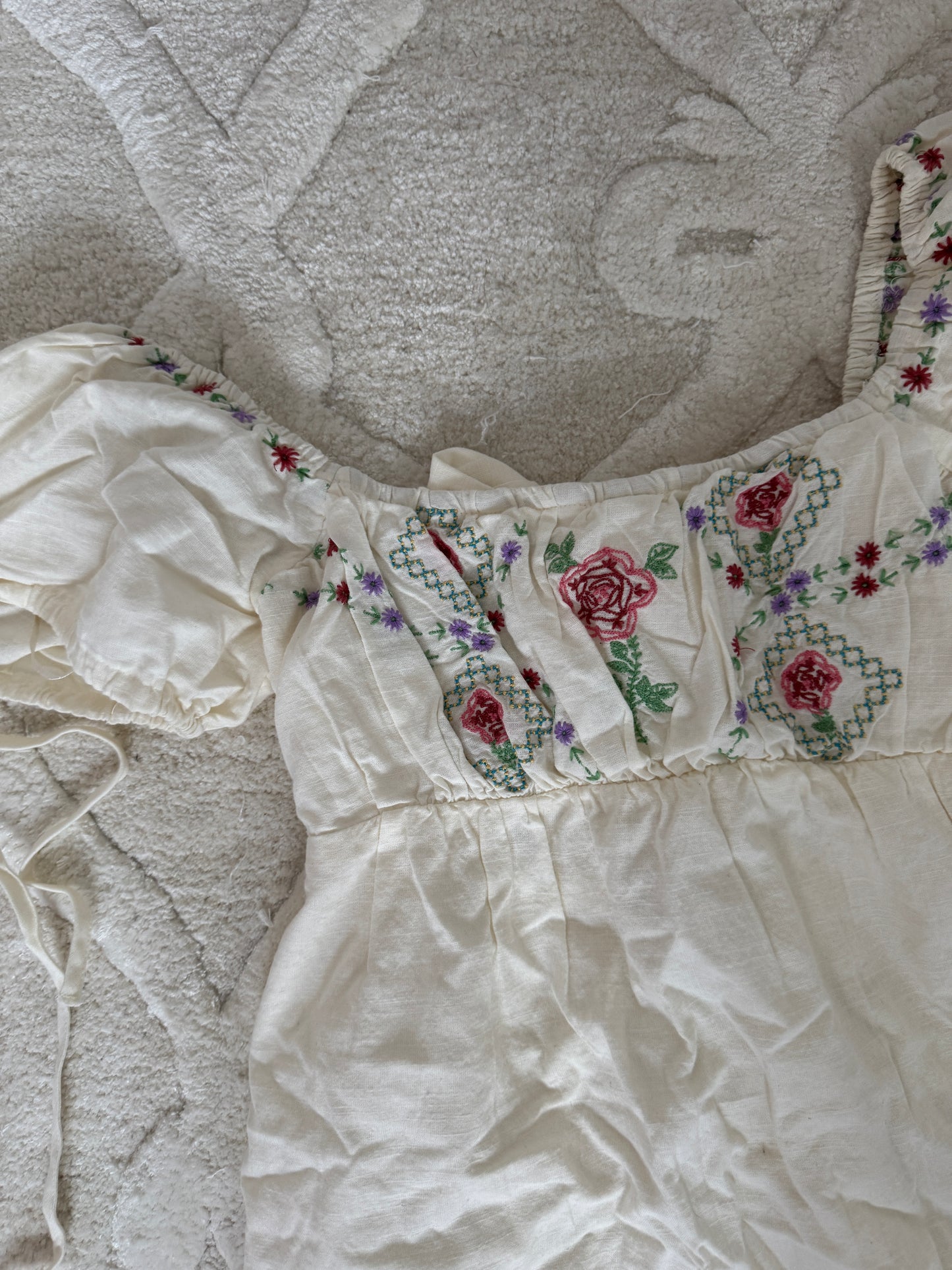 UO Floral puff sleeve mini (medium)