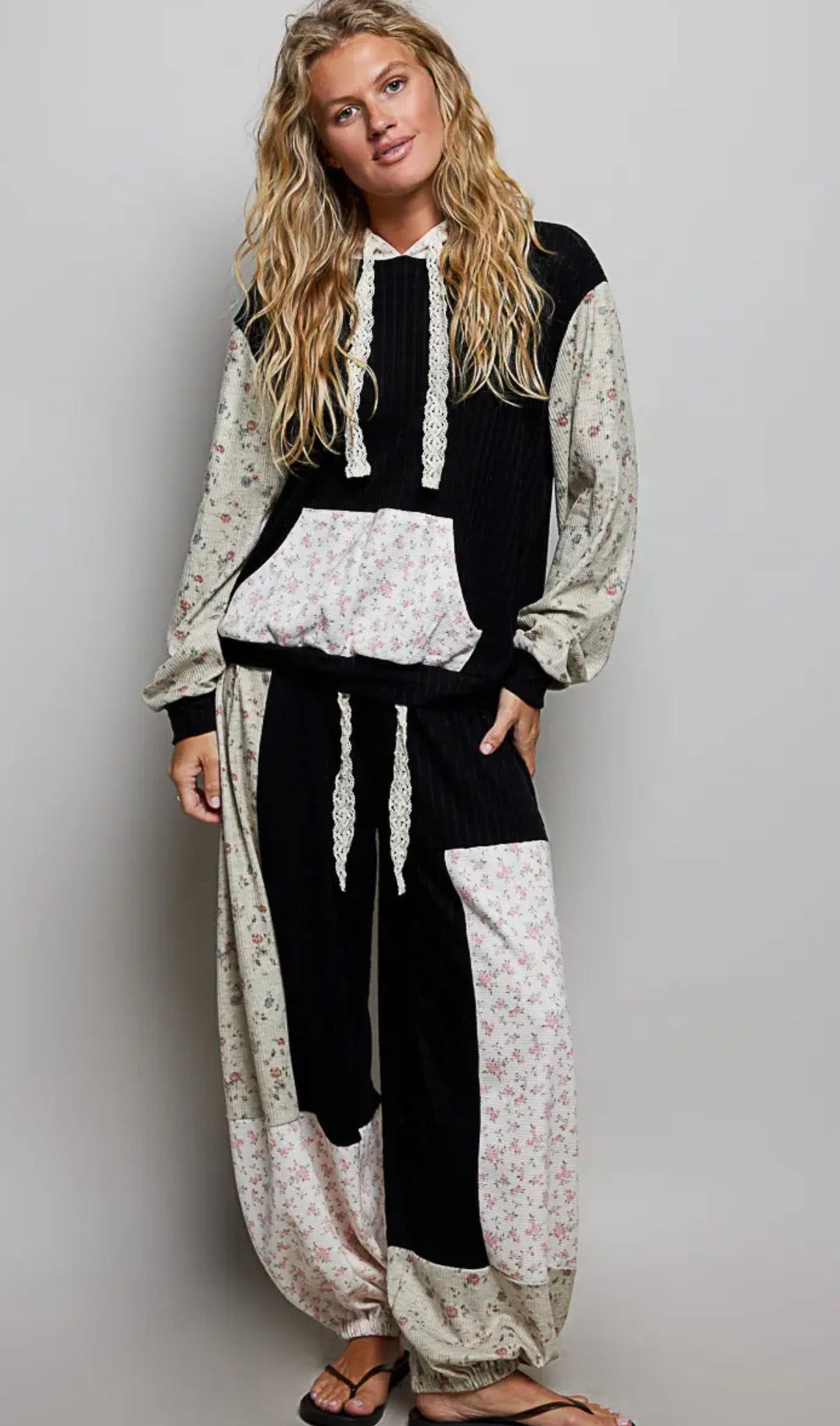 Hamptons Garden Floral jogger (Black)