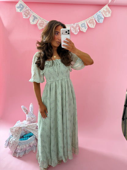 Cottagecore Kiss Midi Dress