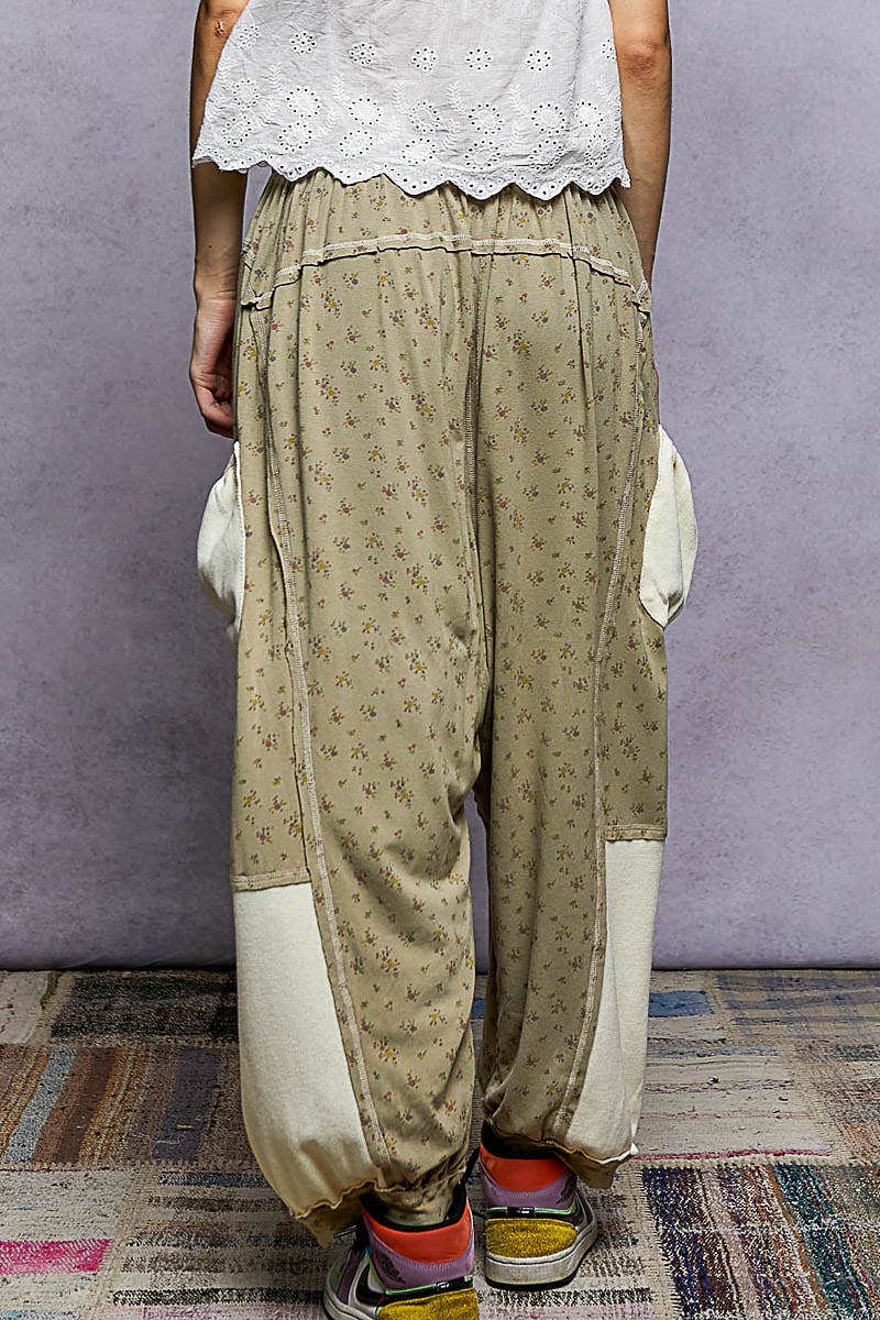 Darling Oversized floral pattern printed knit pants