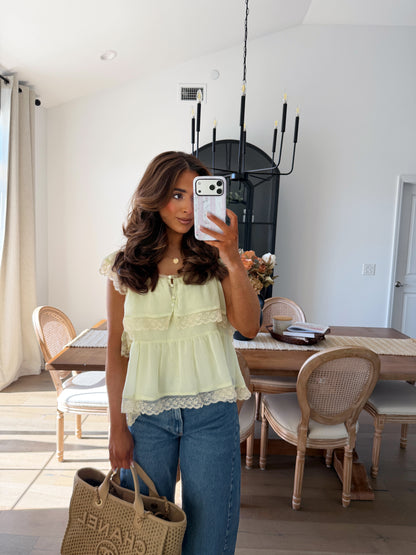 Kiwi 🥝 & Lace Top