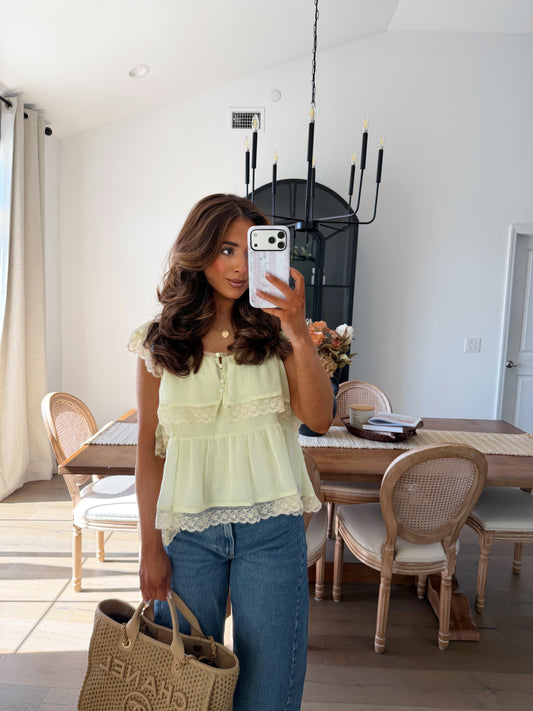 Kiwi 🥝 & Lace Top