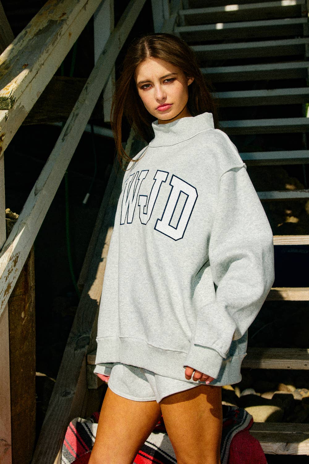 WWJD MOCKNECK