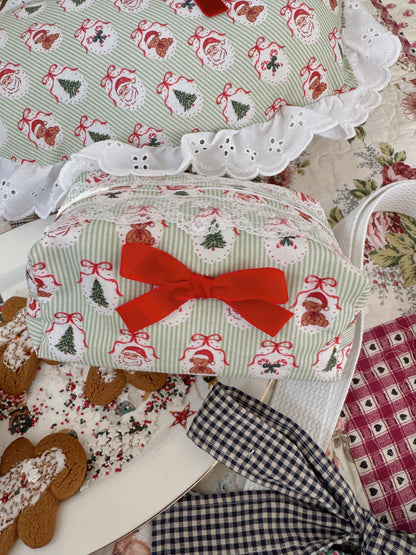 Gingerbread Bear
Lane Cosmetic Bag
