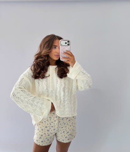SPRING GARDEN CABLE KNIT SWEATER TOP (Cream)