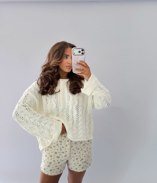SPRING GARDEN CABLE KNIT SWEATER TOP (Cream)