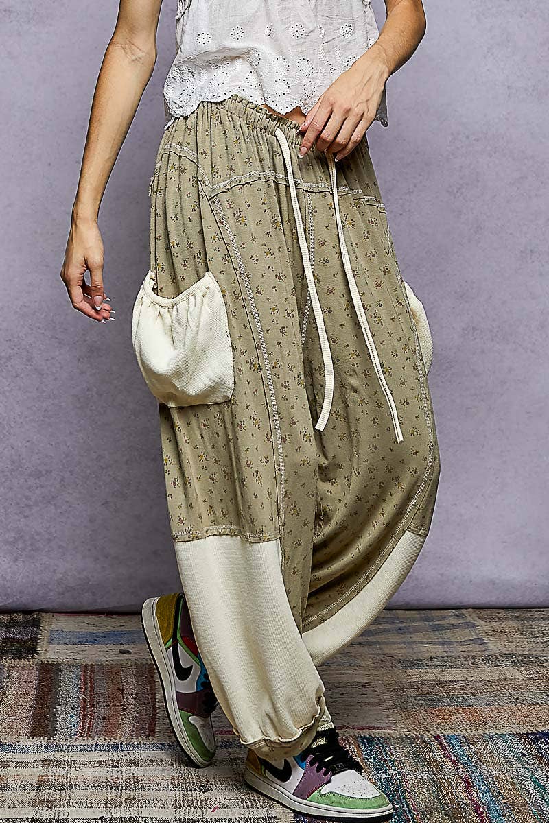 Darling Oversized floral pattern printed knit pants