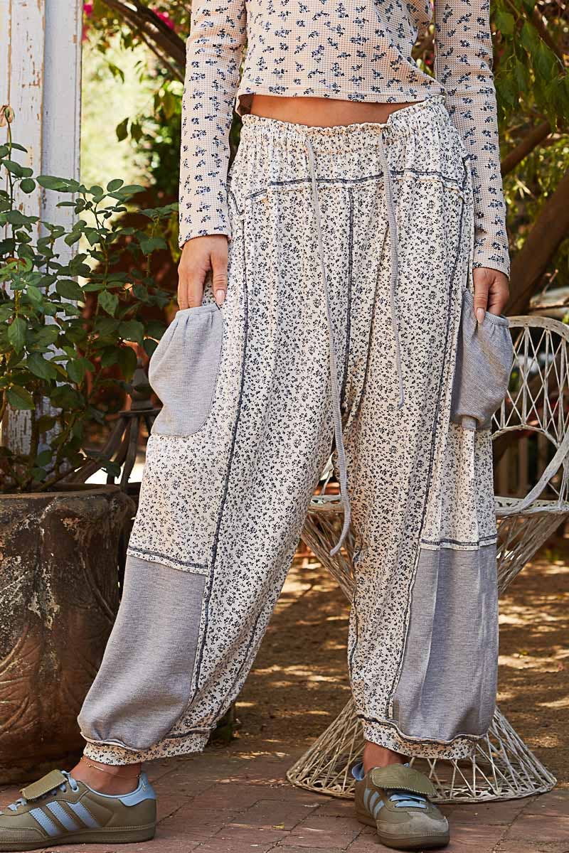 Darling Oversized floral pattern printed knit pants