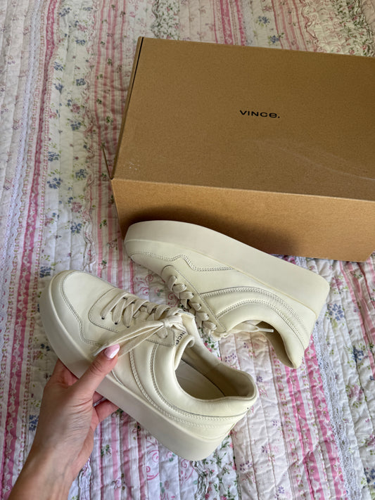 VINCE CREAM SNEAKER Warren Court SIZE 6