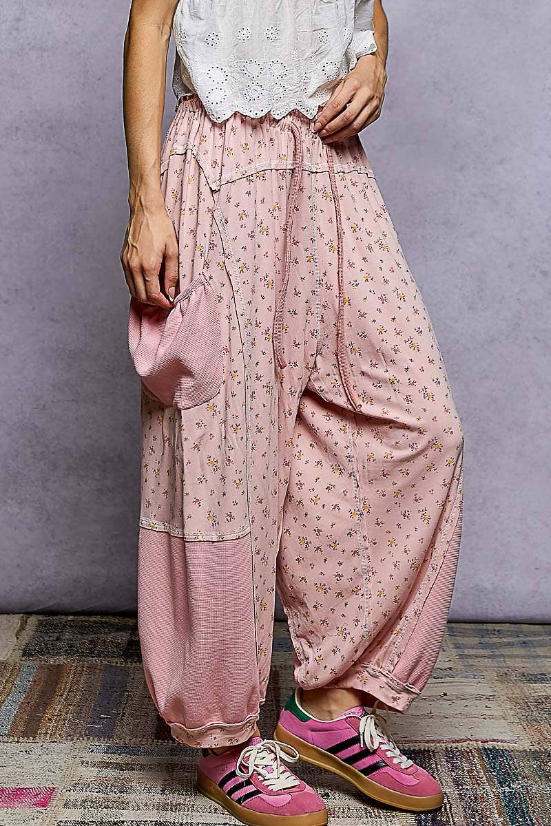 Darling Oversized floral pattern printed knit pants