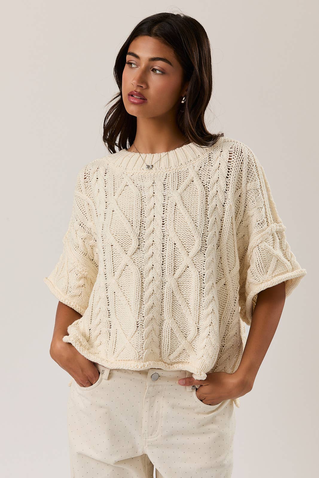 AMELIE ROUND NECK SHORT SLEEVE KNIT SWEATER TOP