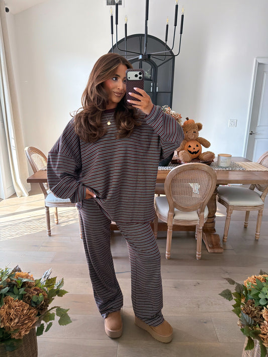 Heritage Striped Set (Burgundy) can’t restock ships 1 week