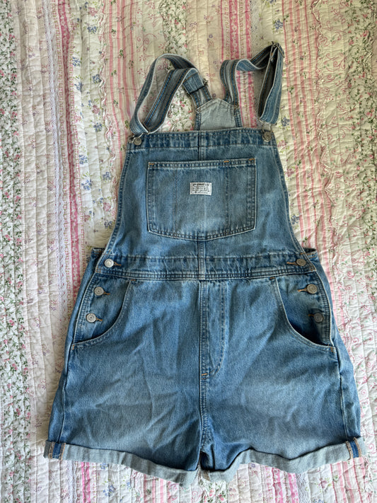 VINTAGE LEVI OVERALLS MEDIUM