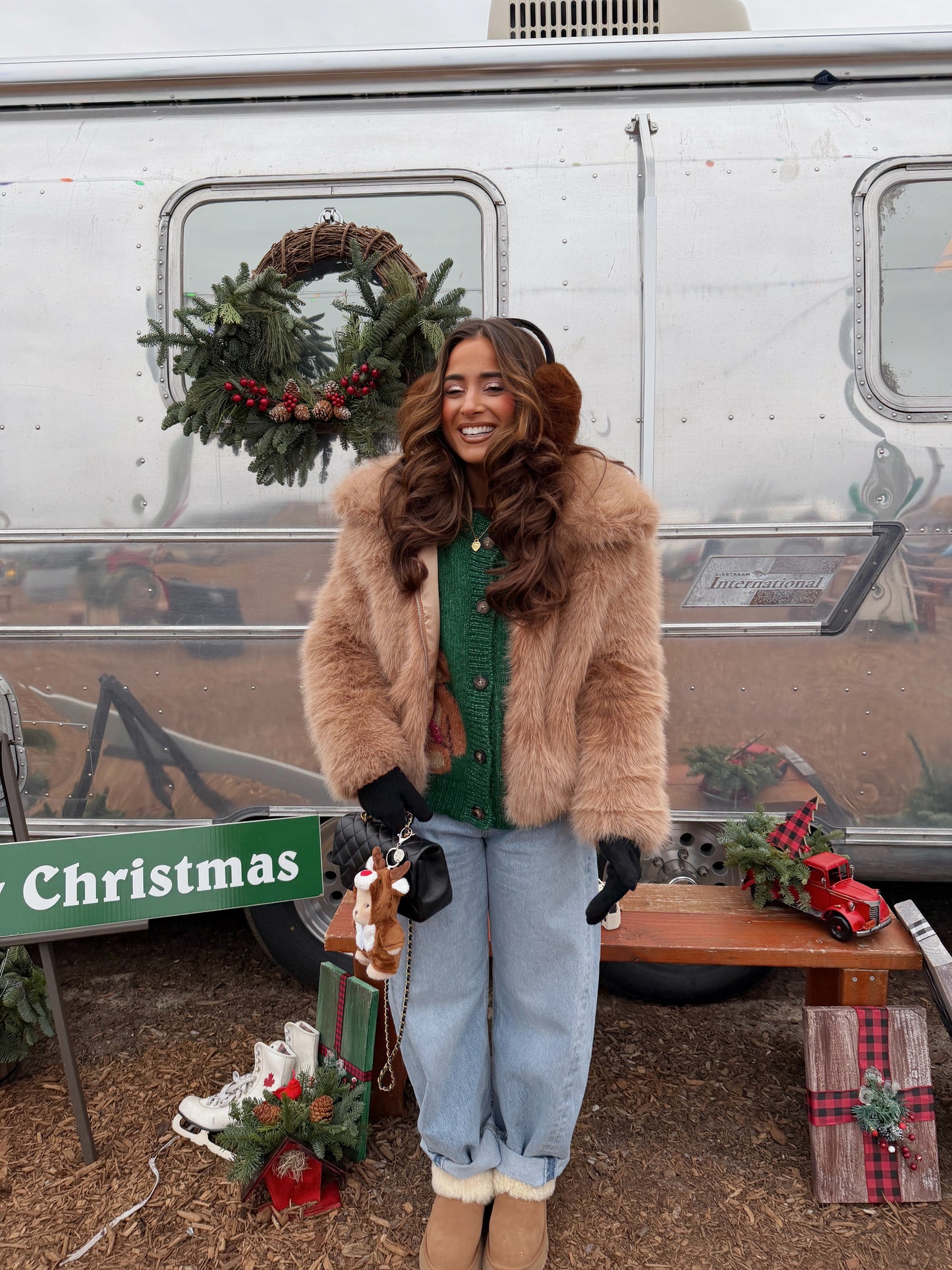 Snow Ski Lodge Faux Fur Jacket (mocha)