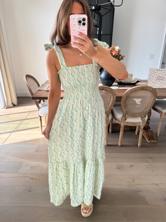 Nothing fits but blue tank midi SMALL