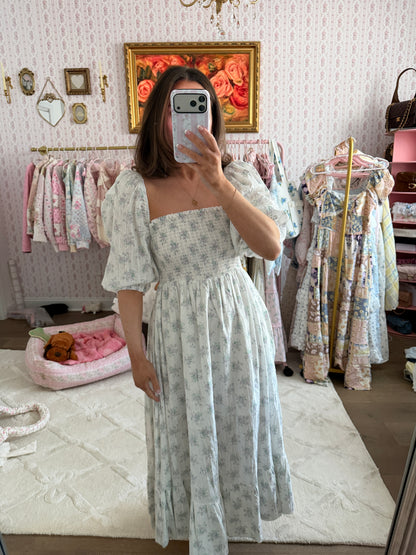 Nothing fits but dress small new
