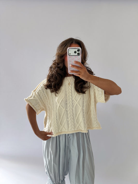 AMELIE ROUND NECK SHORT SLEEVE KNIT SWEATER TOP