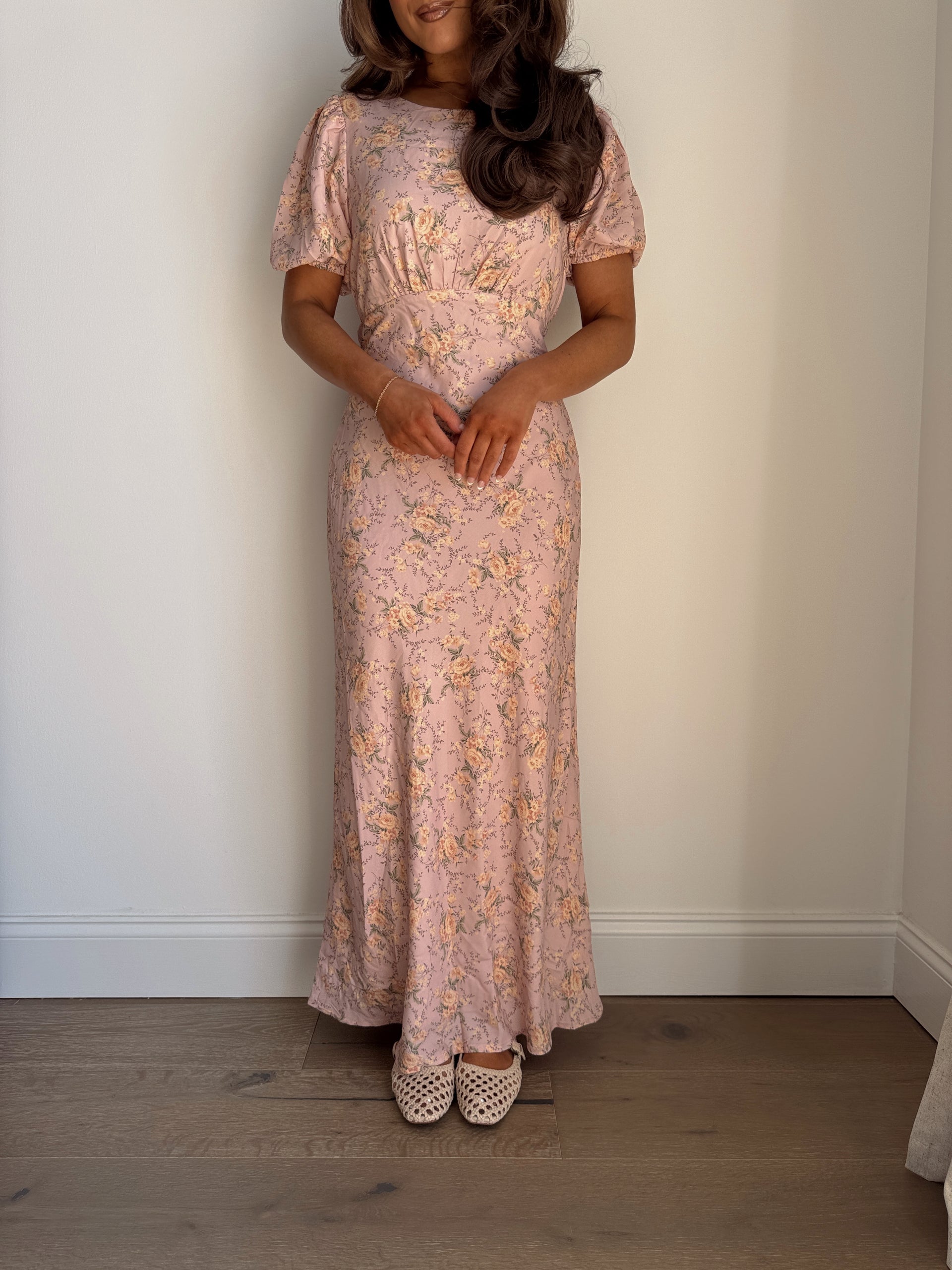knee length dresses for ladies Zapaka Women Dusty Rose Maxi Bridesmaid Dress with Sleeves V-Neck A Line Ruched Wedding Guest Dress, Vintage Mauve / US16W