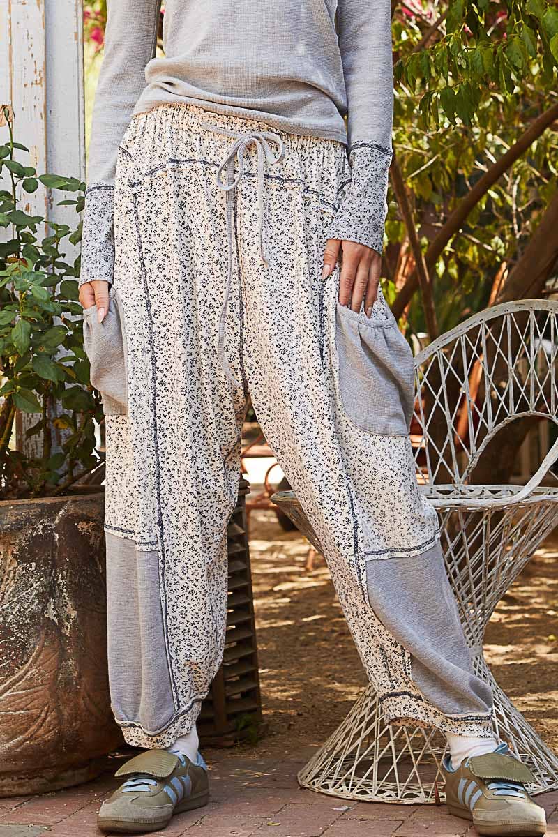 Darling Oversized floral pattern printed knit pants