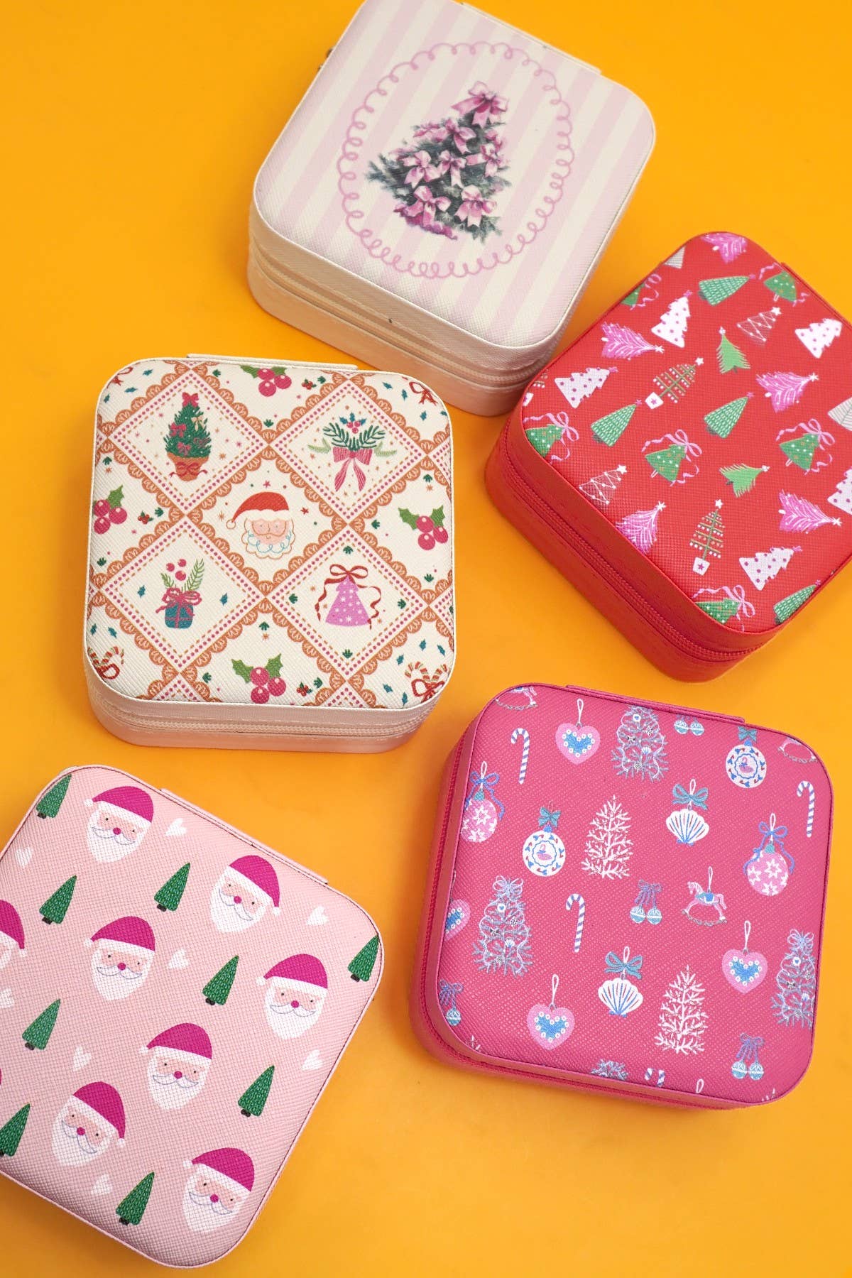 Santa’s Workshop Jewelry Organizer